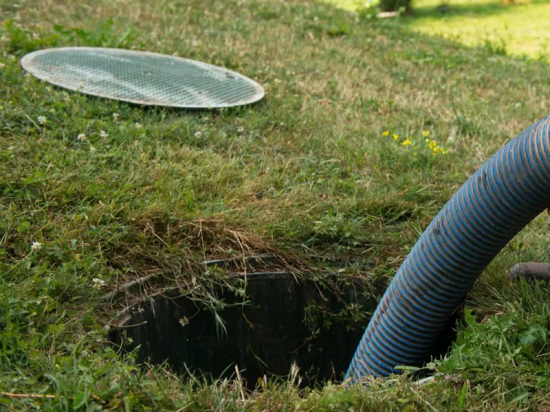 Tuyau pour vidange de fosses septiques et drainage de fosses d'aisance -  VEBER Assainissement : tuyaux et équipements